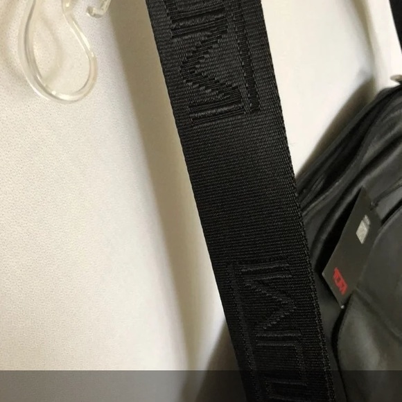 NWT Tumi Soft leather top zip flap crossbody bag professional work black - Picture 5 of 11